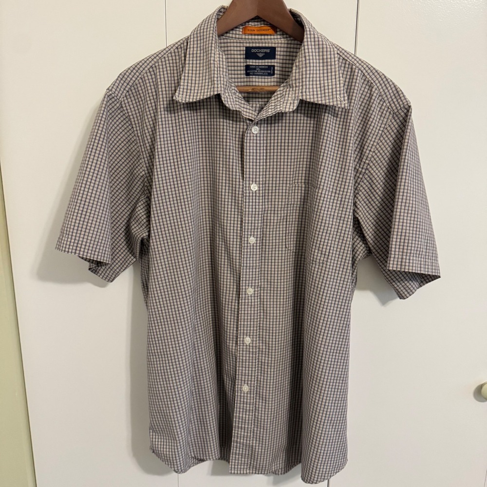 Dockers Mens XL Stain Defender Plaid Short Sleeve Button Down Shirt Tan